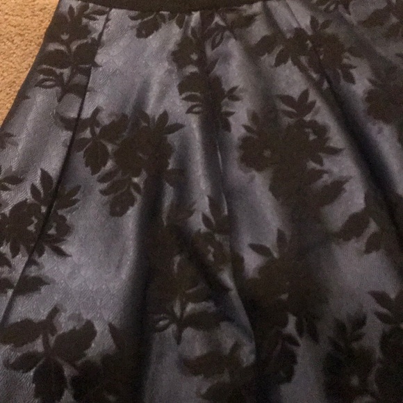 Stunning skirt - Picture 2 of 6